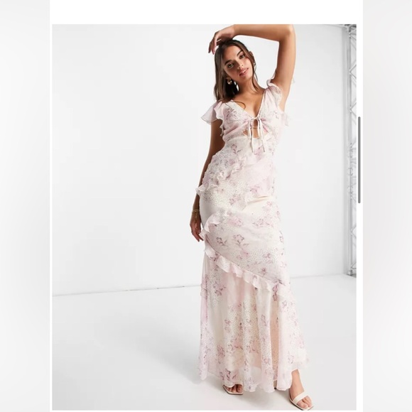 Beautiful ethereal full length dress - Picture 2 of 5